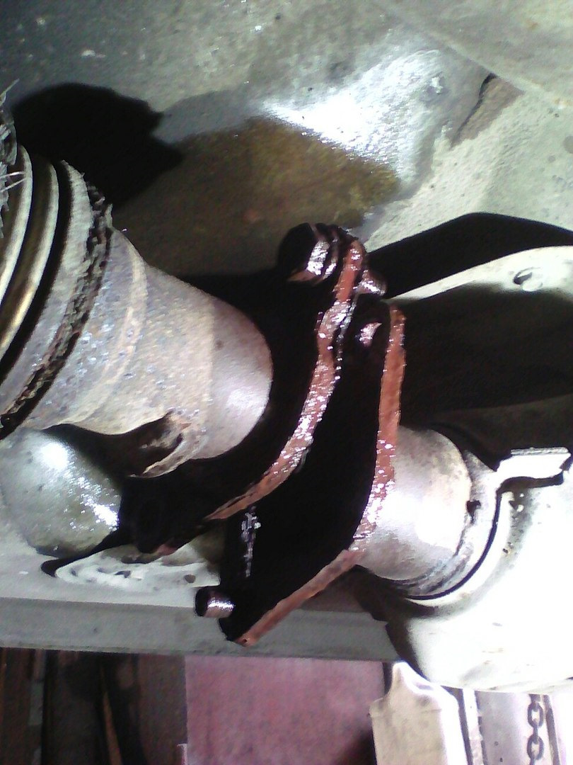 Замена прокладки приемной трубы (средняя часть) — Ford Escape (1G), 3 л ...