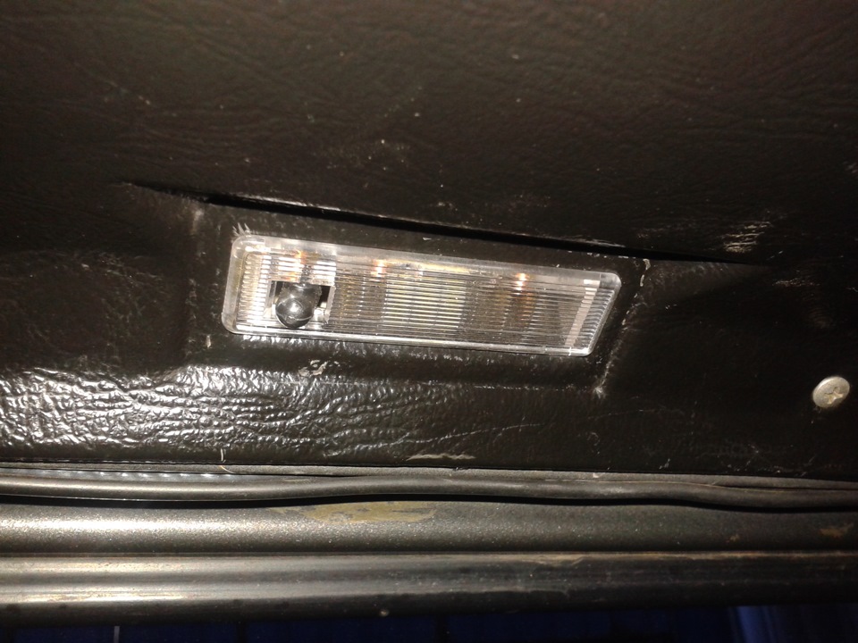 Подсветка багажника ваз. Фонарь освещения багажника ВАЗ 2104. Подсветка багажника ВАЗ 2104. Плафон подсветки багажника ВАЗ 2107. Плафон освещения багажника ВАЗ 2104.