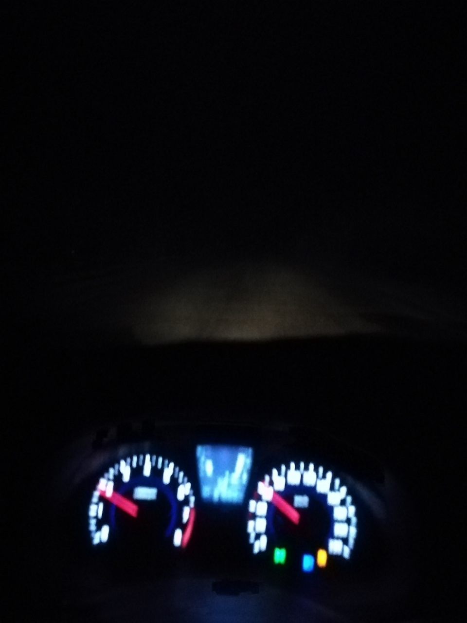 Кто что делает что бы не слепил свет от приборки? — Hyundai Accent (4G ...