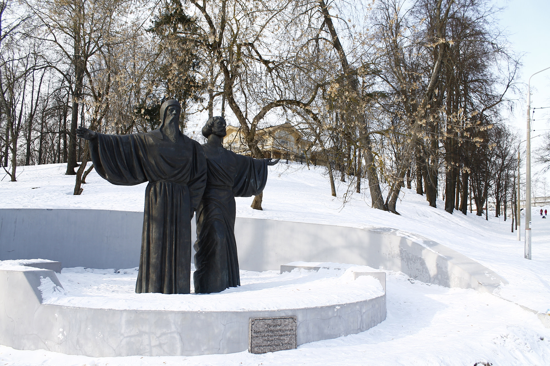 Череповец памятник афанасию и феодосию фото