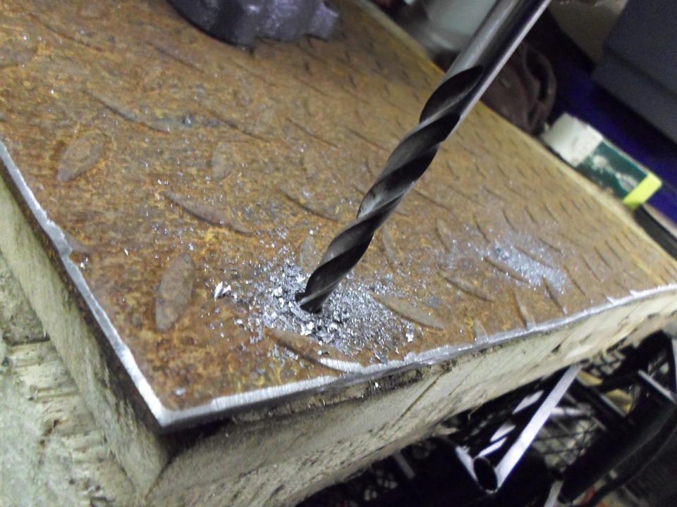 4471944s 960 Как крепить тиски к верстаку