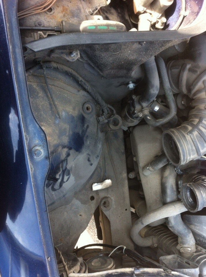 Замена переднего верхнего рычага — Mercedes-Benz CLK (W208), 2,3 л ...