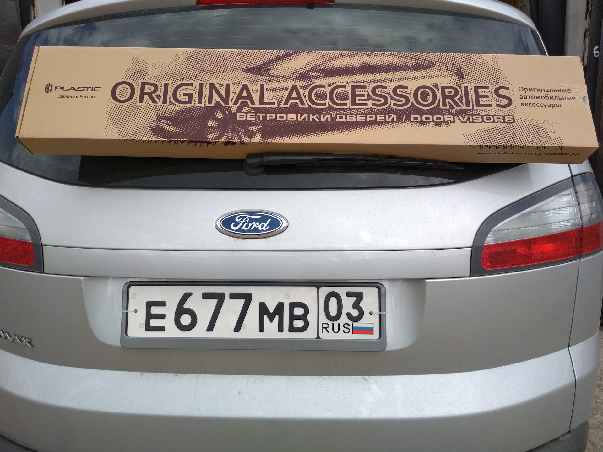 Установка дефлекторов окон — Ford S-Max (1G), 2,5 л, 2007 года | аксессуары  | DRIVE2