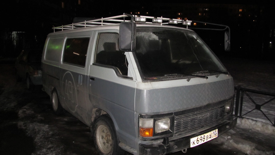 Toyota HiAce Truck 2.4 дизельный 1989 | "на случай апокалипсиса" на DRIVE2