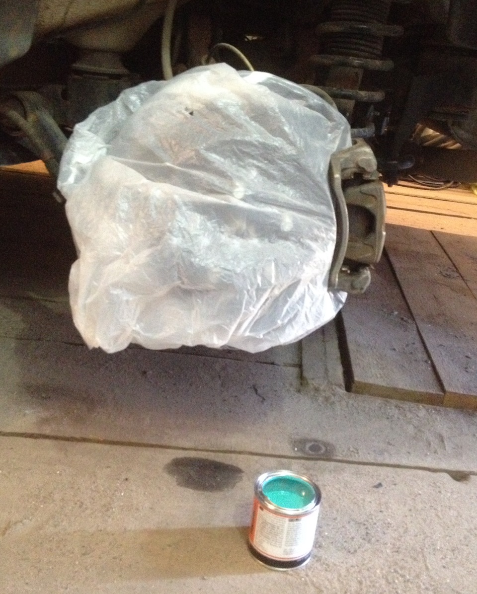 Приехала краска на суппорта. Красим. — Subaru Impreza XV, 2 л, 2010 ...