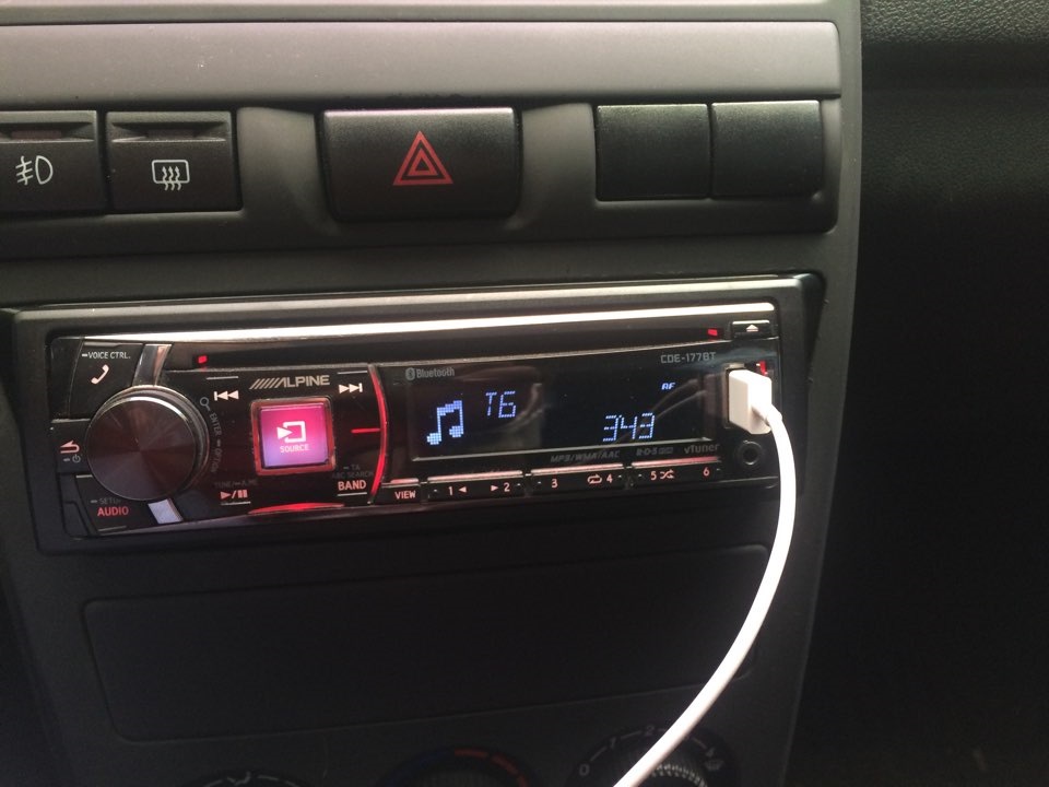 Замена рамки магнитофона — Lada Приора хэтчбек, 1,6 л, 2014 года ...