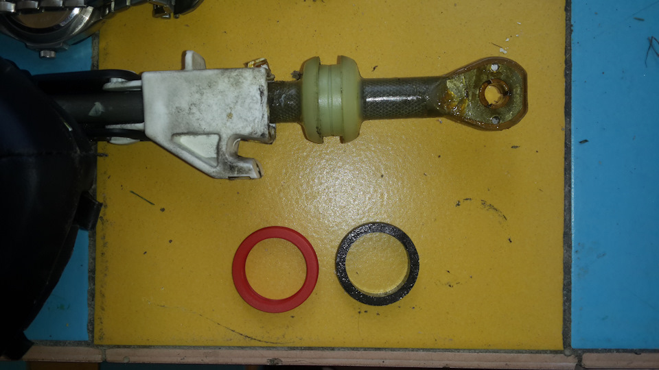 Демпферная втулка рычага КПП — Chevrolet Lacetti Sedan, 1,8 л, 2010 ...