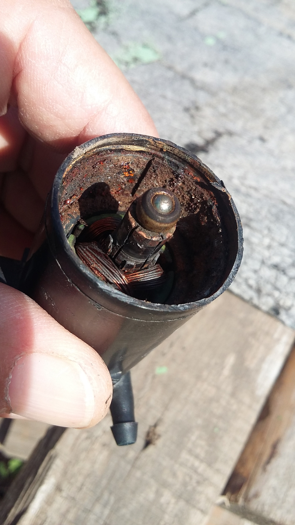 Насос бачка омывателя лобового стекла. — Hyundai Elantra (3G), 1,6 л ...