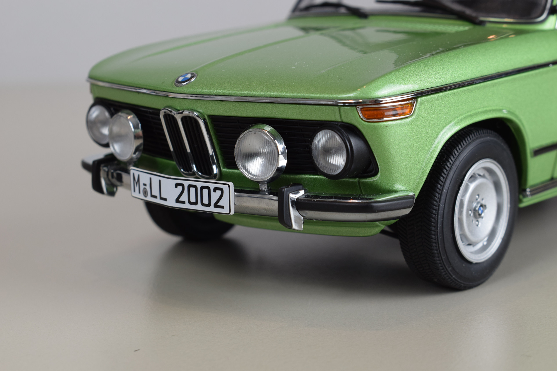 Plymouth fury 1958 1:18. Моделька бмв 1:18. Моделиссимо 1 43 пежо 407. Plymouth fury 1958 motor max. Welly 1 18 bmw.