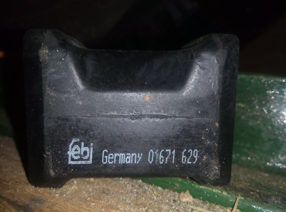 Замена подушек стабилизатора поперечной устойчивости — BMW 3 series ...