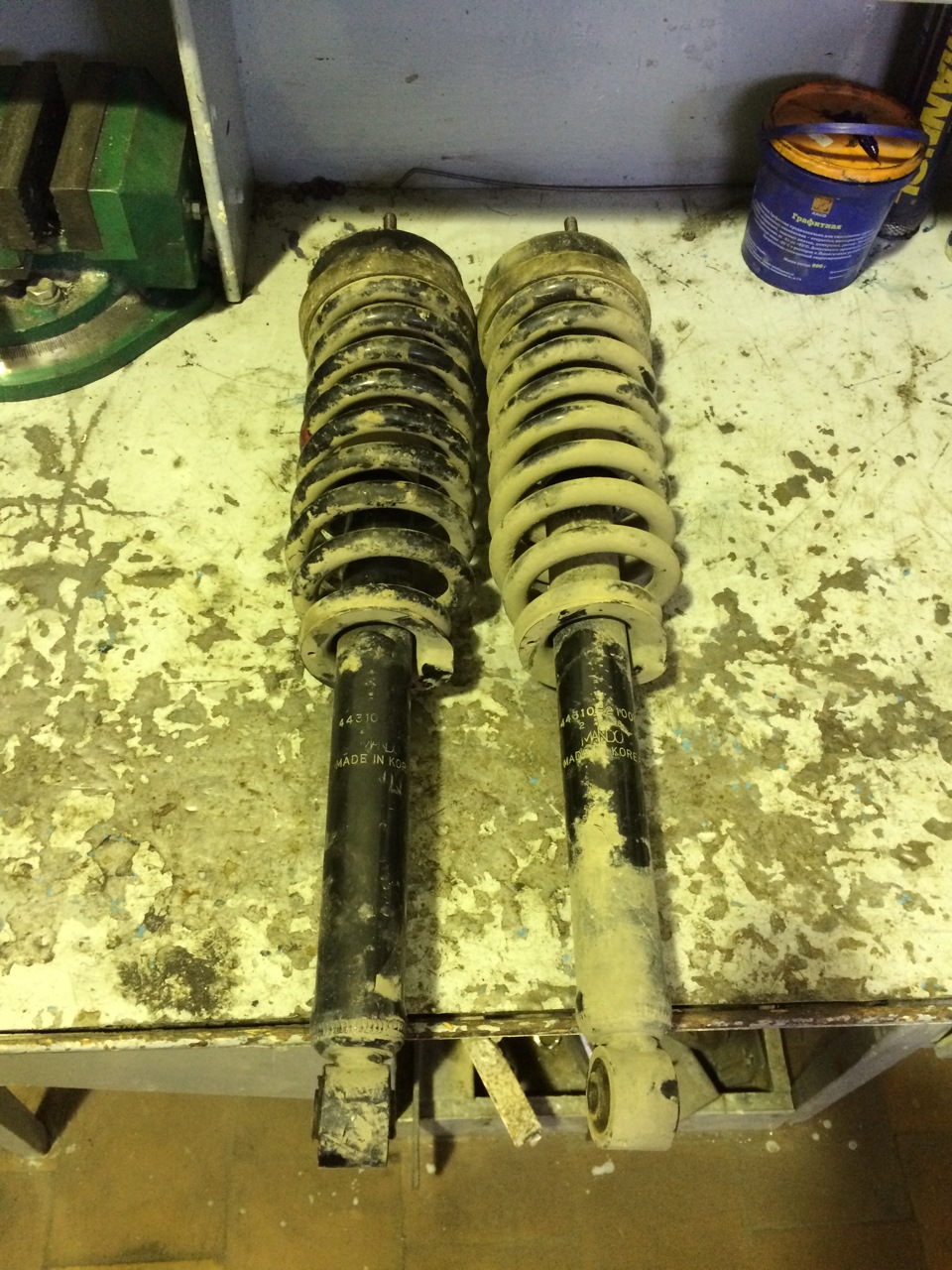 Старые стойки — SsangYong Rodius