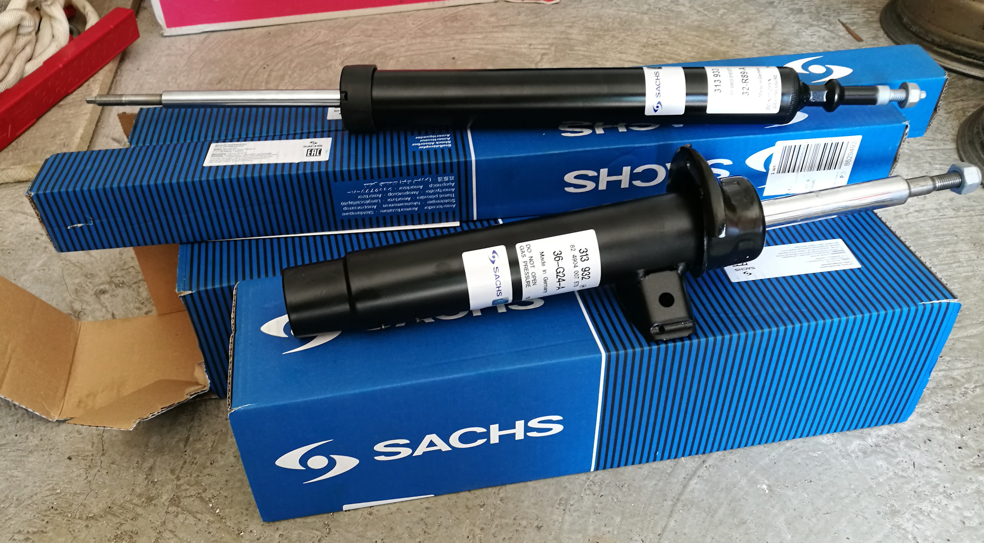 Амортизаторы bmw. Sachs амортизаторы BMW e84. BOGE амортизатор 32 r89 a. 313931 Sachs. 315870 Sachs 315871.