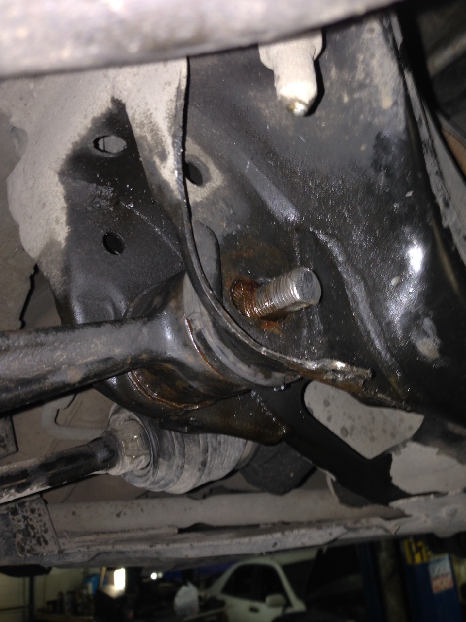 Проблема при замене сайлентблока — Toyota Altezza, 2 л, 1999 года ...