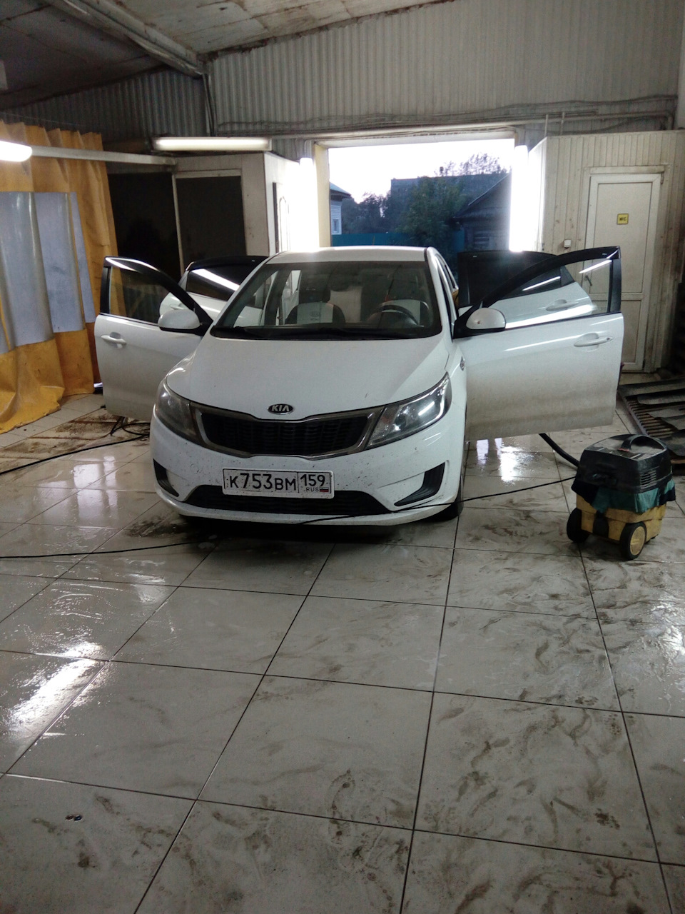 Приз — Полная мойка — KIA Rio (3G), 1,4 л, 2014 года | мойка | DRIVE2