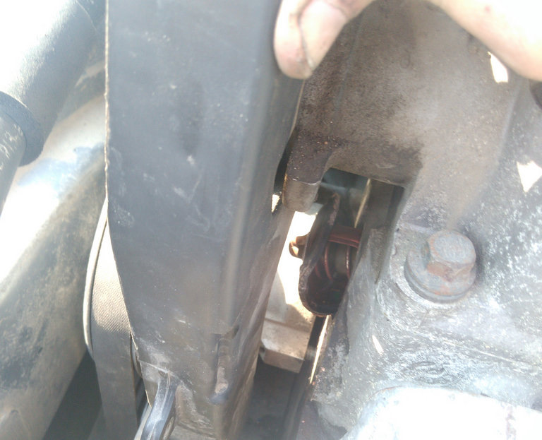 Заменил термостат: не так уж и сложно, если ремень ГРМ не снимать ...