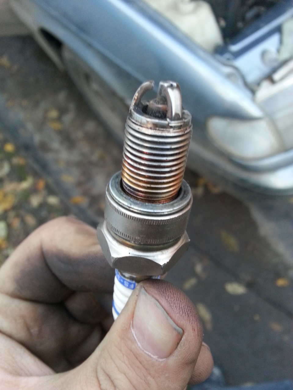 Загорелся у меня чек, решил посмотреть свечи а там… — Lada 2114, 1,5 л ...