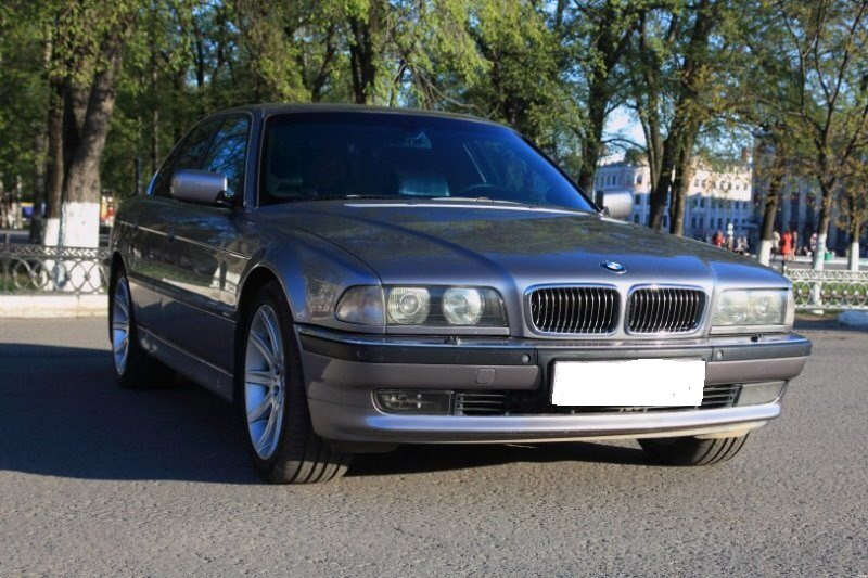 BMW 728i