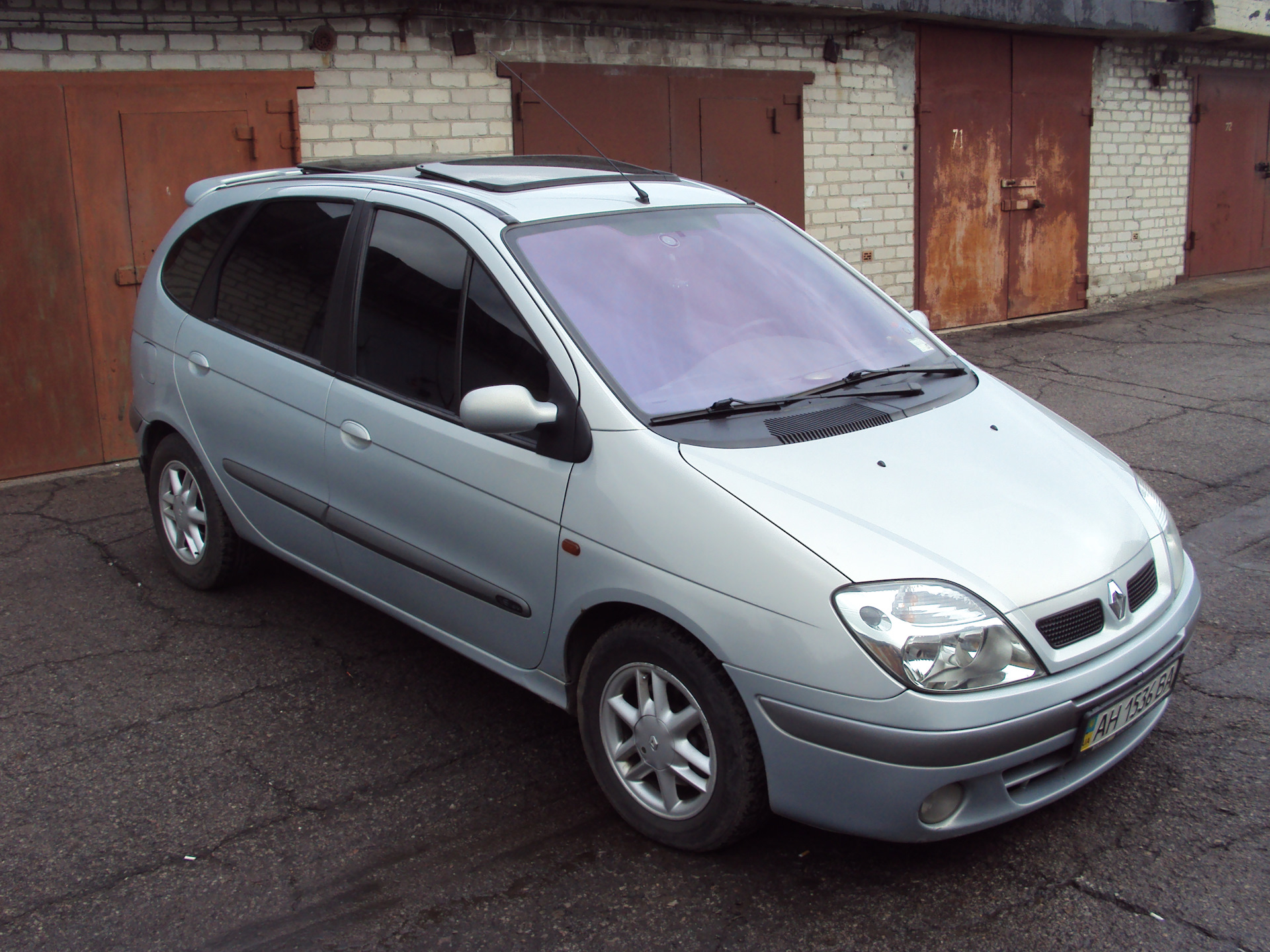 Рено сценик 1 рестайлинг. Renault Scenic 2002. Renault Scenic 1 2002. Renault Scenic 1.4 2002г.