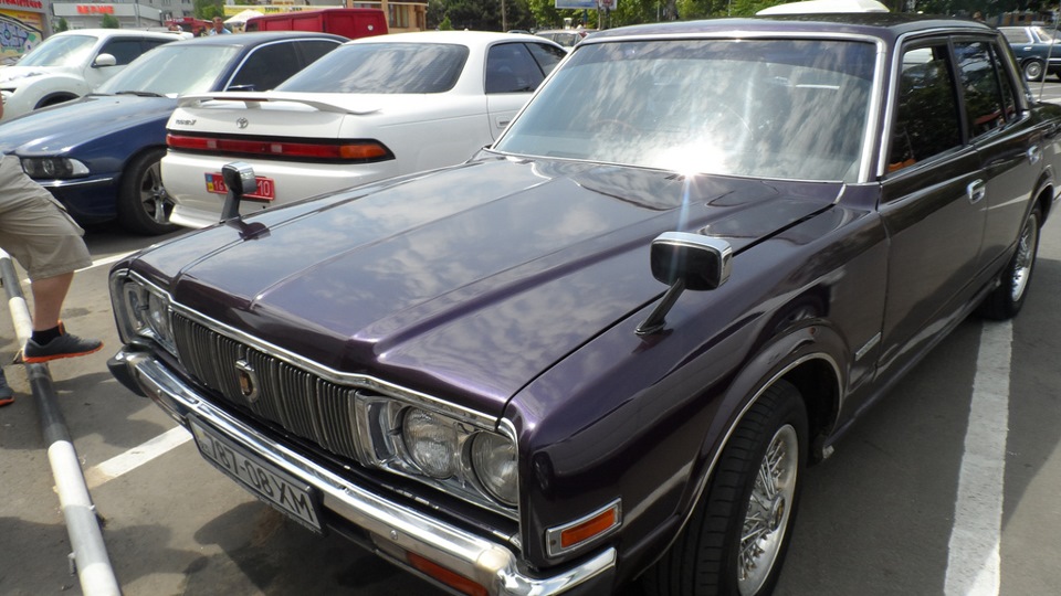 Toyota crown drive2