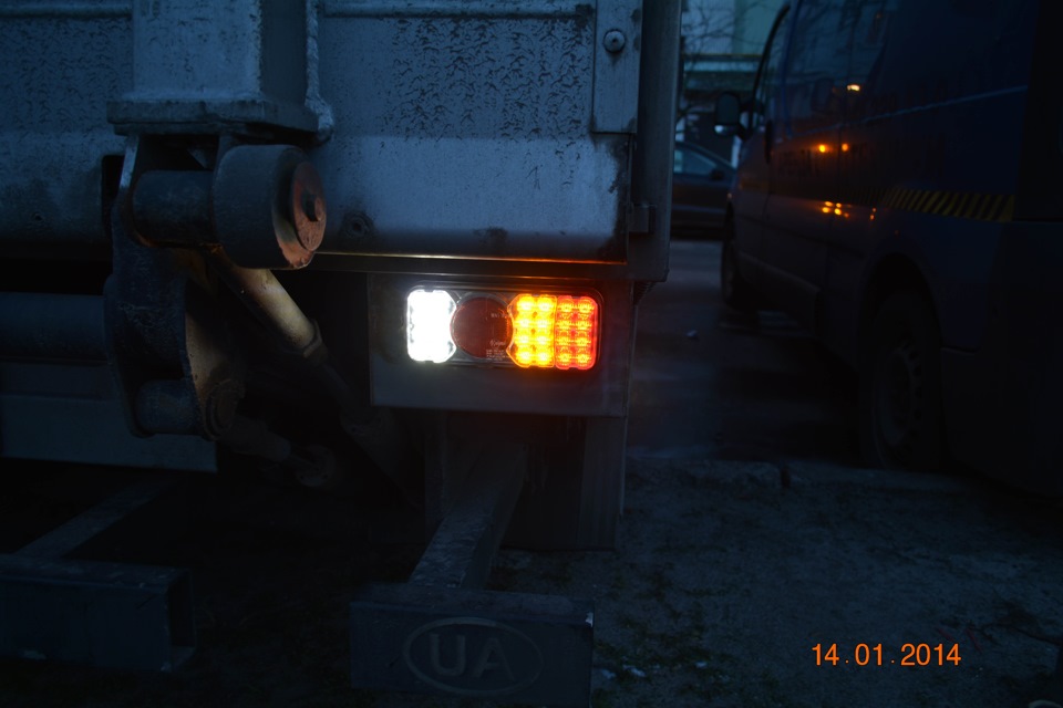 Поменял задние фонари на диодные — Mercedes-Benz Sprinter (1G), 2,2 л ...