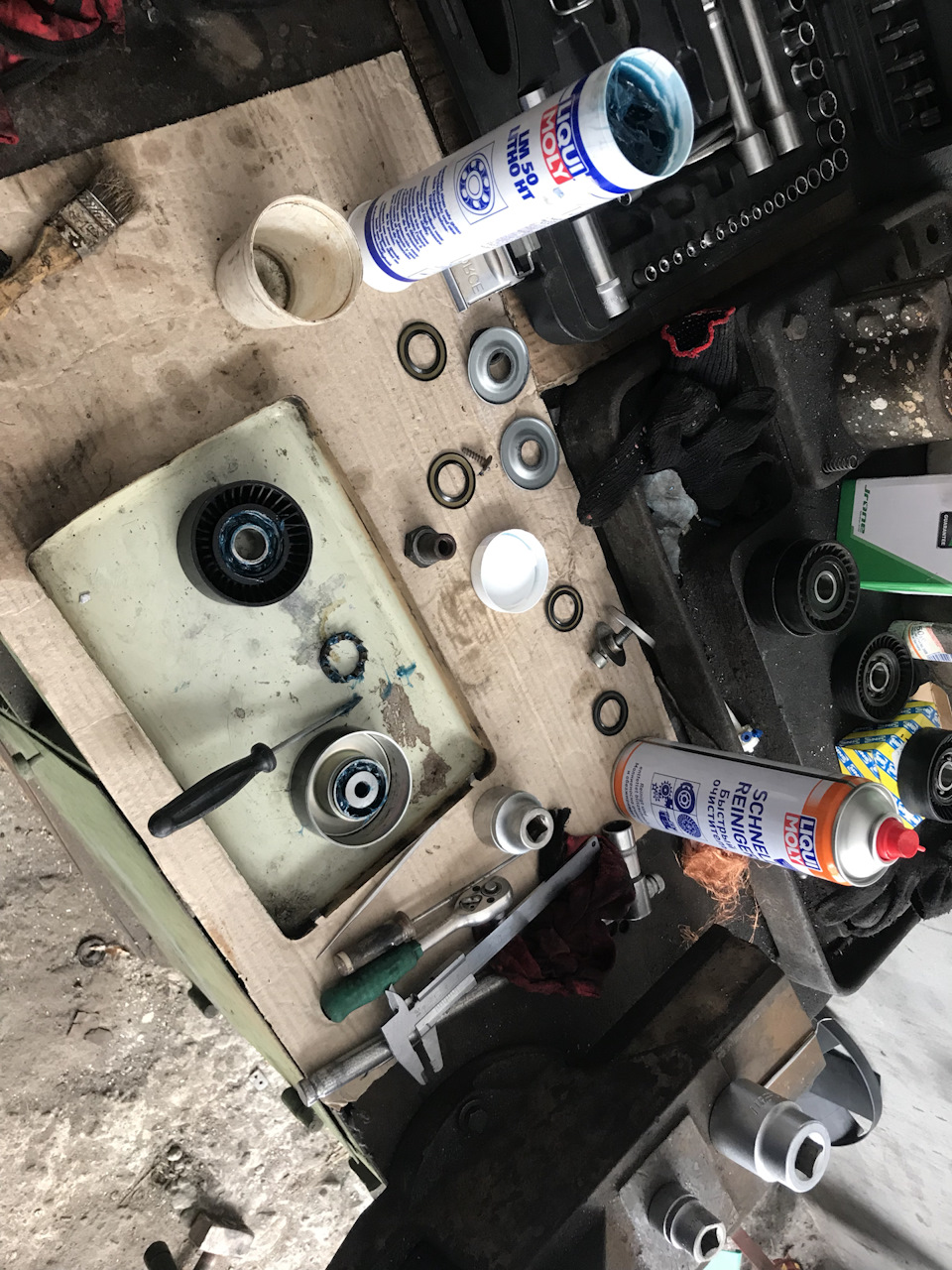 Замена смазки в подшипниках роликов мотора bmw — BMW 3 series Touring ...