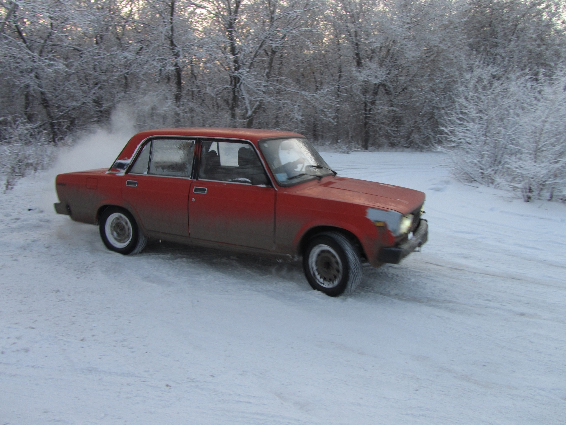 Зимняя езда боком! — Lada 2105, 1,3 л, 1983 года | покатушки | DRIVE2