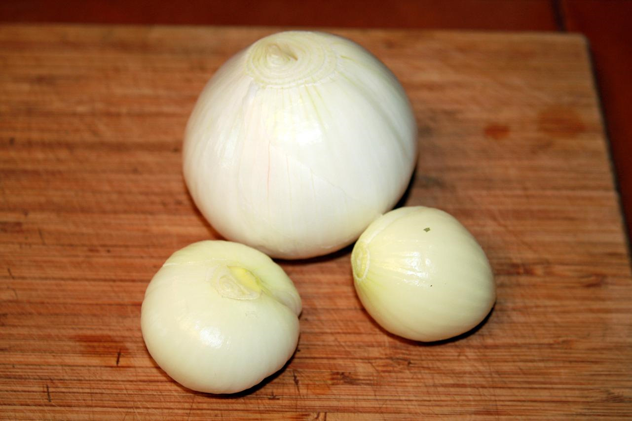 зеленый лук помыть, мелко нарезать. мыло для волос луковое. мыловарение для начинающих. мыло греческое во владикавказе. луковое мыло.