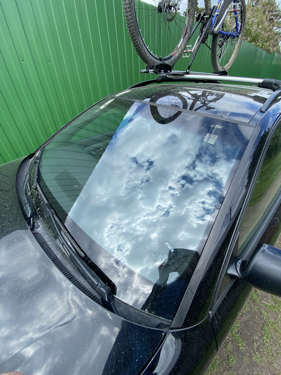 Замена лобового стекла — Audi A4 Avant (B6), 1,8 л., 2003 года | визит ...