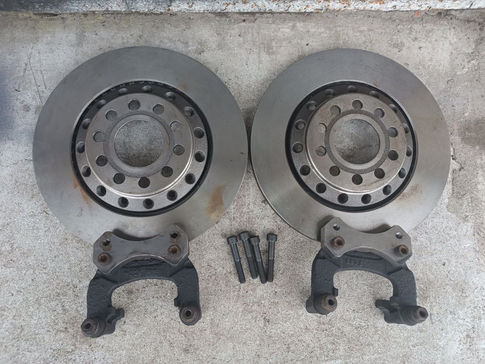 Фото в бортжурнале Audi S6 (C4)