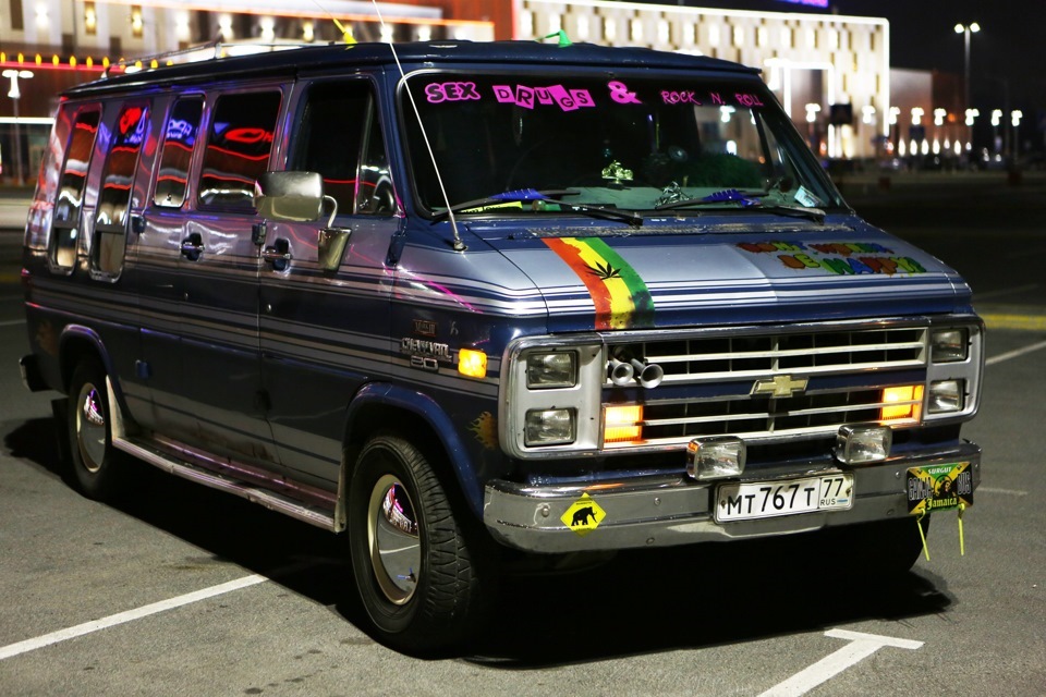 Шевроле фургон. Chevrolet chevy van 1994. 1983 Chevrolet chevy van. Шевроле Шеви Ван GMC. Chevrolet chevy van 1.