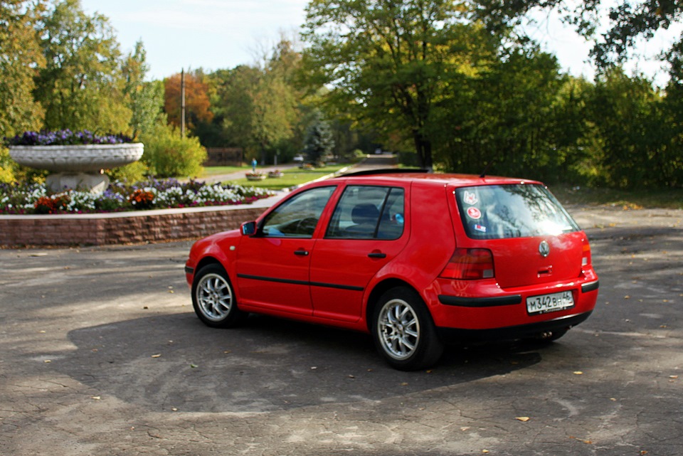 golf 4 красный