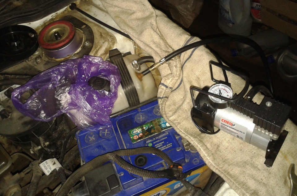 Удобный слив антифриза из блока двигателя с минимальными потерями ...