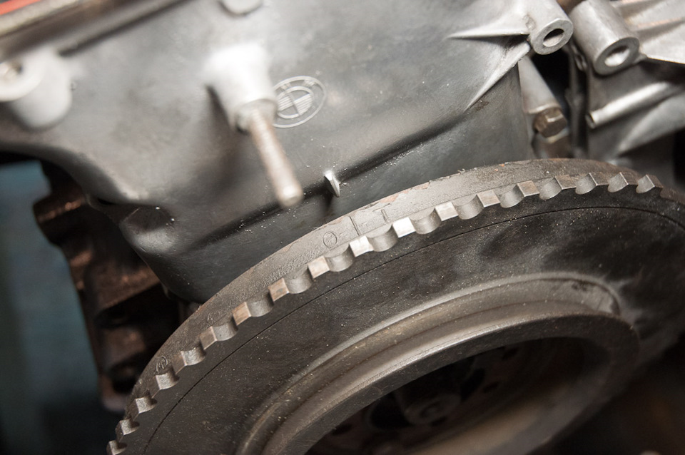 Установка ГБЦ и выставление фаз ГРМ — BMW 7 series (E32), 3 л, 1987 ...