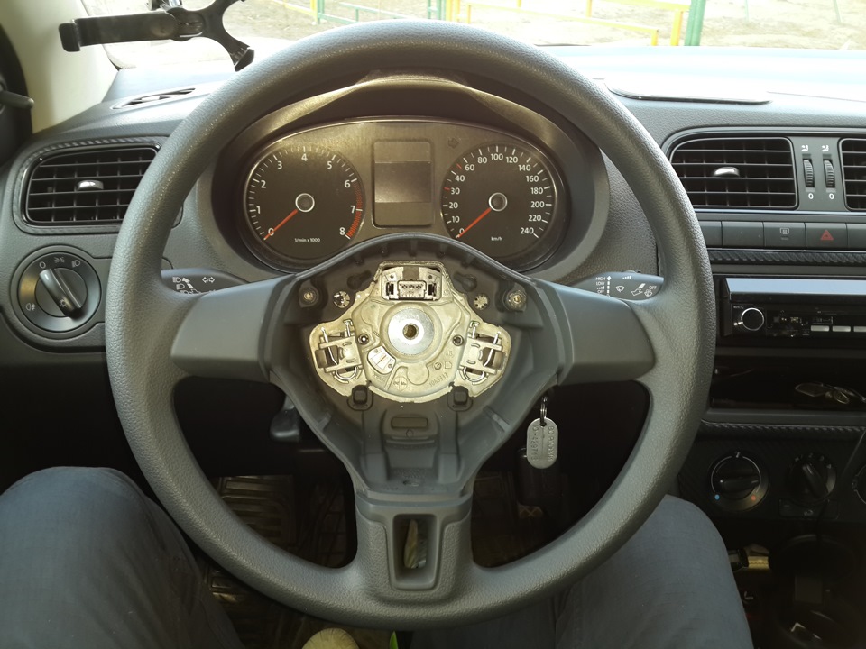 Как снять руль поло седан 2019 Руль в КоЖу - Volkswagen Polo Sedan, 1,6 л, 2013 года стайлинг DRIVE2