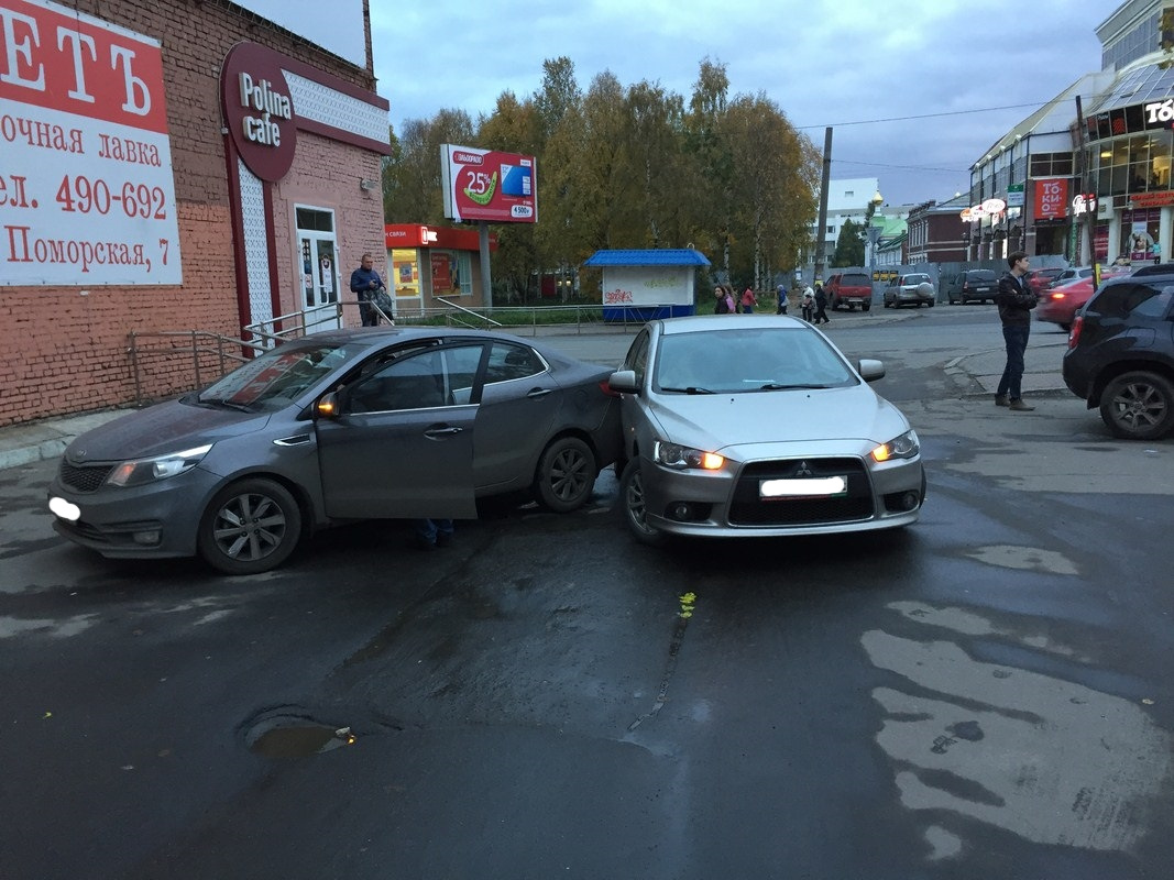Дтп при движении задним ходом. Дтп при движении задним ходом. Схема дтп на парковке. Порядок движения задним ходом. Дтп при движении задним ходом.