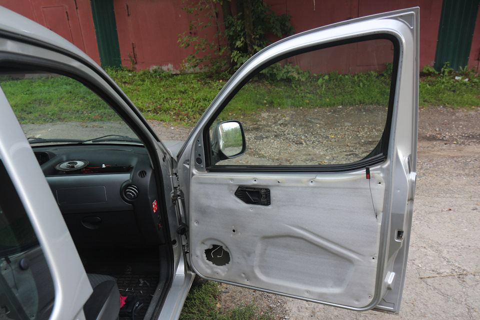 После снятия карты видим такую картину. — Citroen Berlingo (1G)