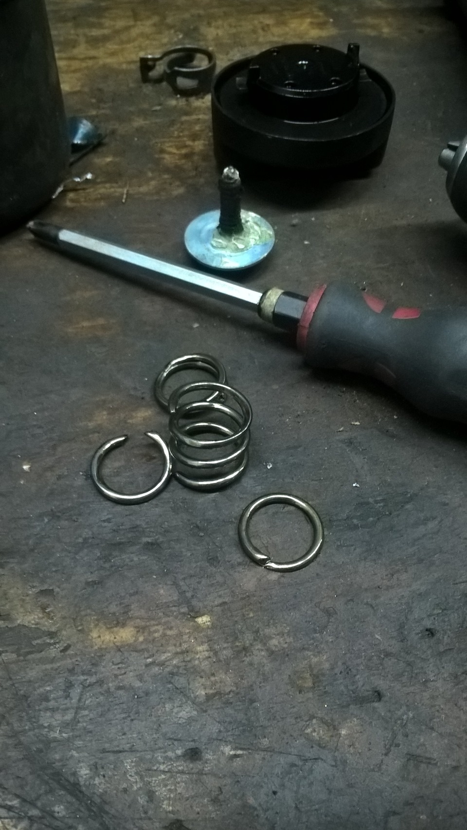 Замена компенсаторов и маслосъемных колпачков — Audi 200 (C3), 2,2 л ...