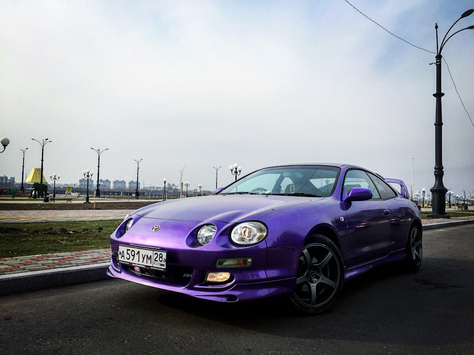 Toyota Celica 2000 фиолетовая