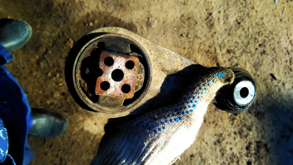 Замена гитары, ручки ручника, масла. — Lada Приора седан, 1,6 л, 2011 ...