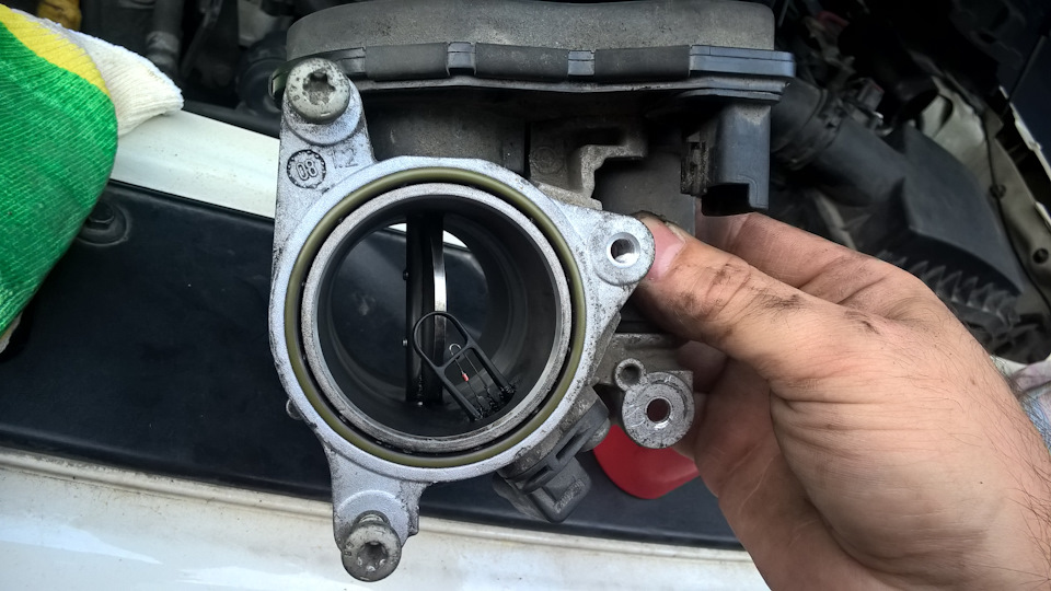 дроссельная заслонка — Land Rover Freelander 2 (L359), 2,2 л, 2008 года ...