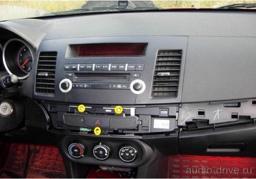 Как снять магнитолу lancer 10 Aux или как тут все устроенно 2 - Mitsubishi Lancer X, 1,8 л, 2008 года аксессуа