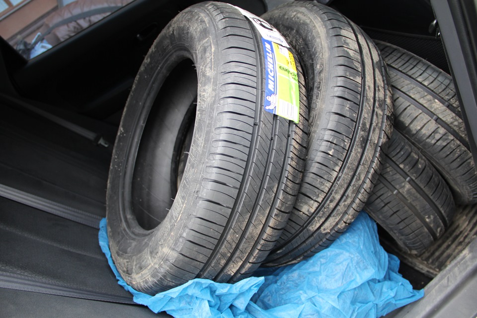 Шины воронеж лето. Michelin xm2 185/65r14. 195 65 15 Мишлен на элантру. Шины Мишлен Энерджи 2008. Шины диски 35.