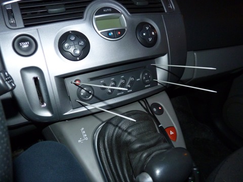 Как снять магнитолу рено симбол 8200633637 Магнитола Renault CD MP3 RENAULT Запчасти на DRIVE2