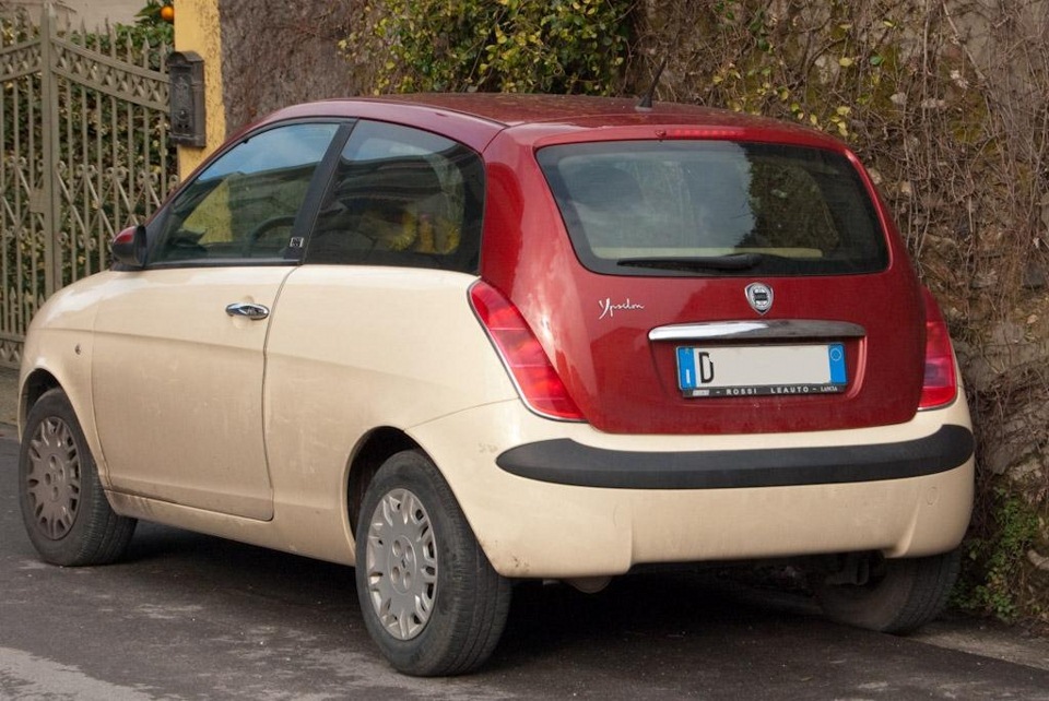 Lancia Hatchback 2003