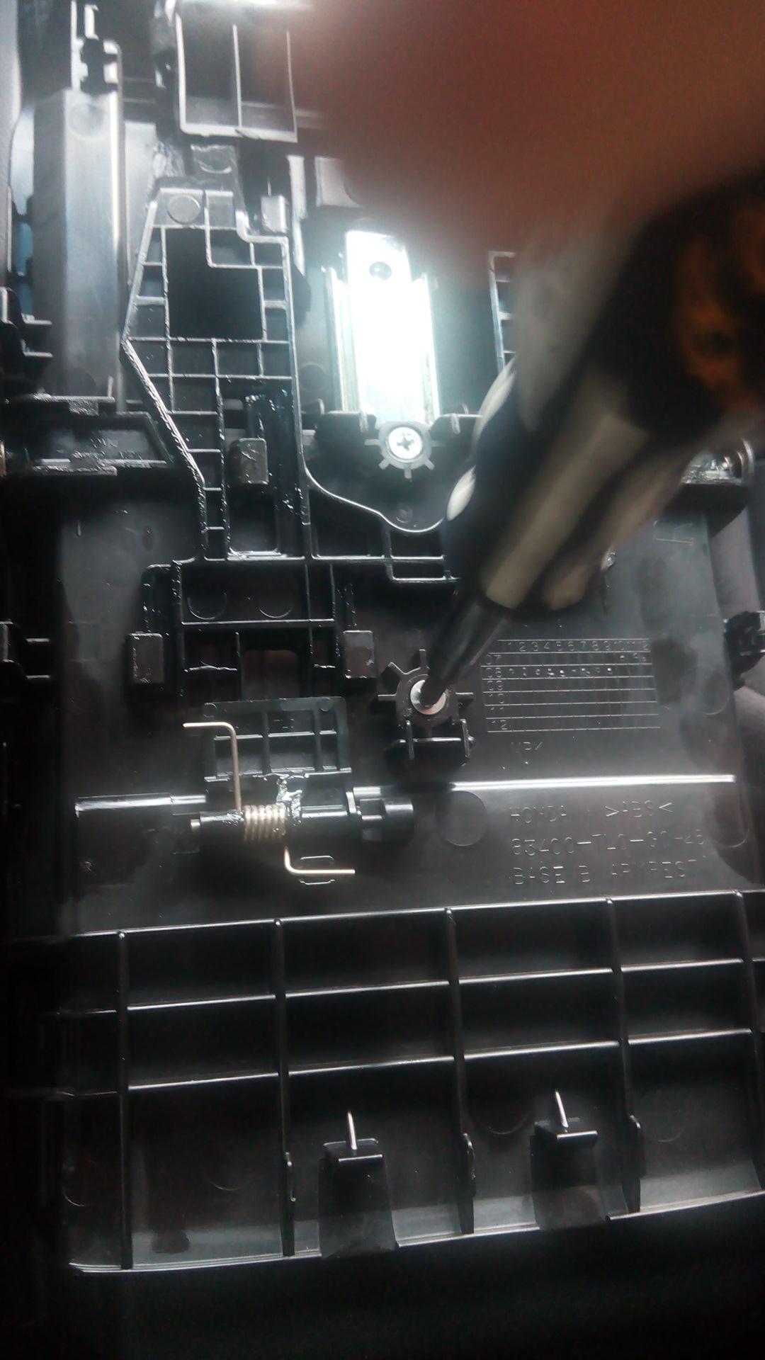 "Устранение люфта подлокотника" — Honda Accord (8G), 2 л, 2008 года ...