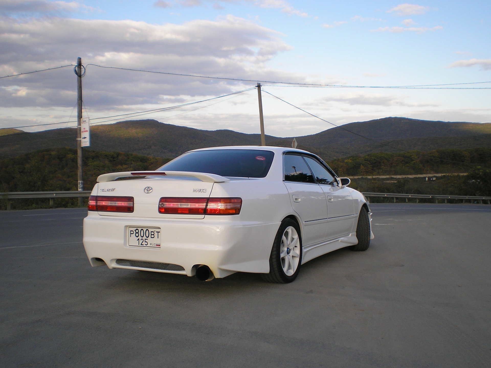 Toyota Mark 2 JDM сзади