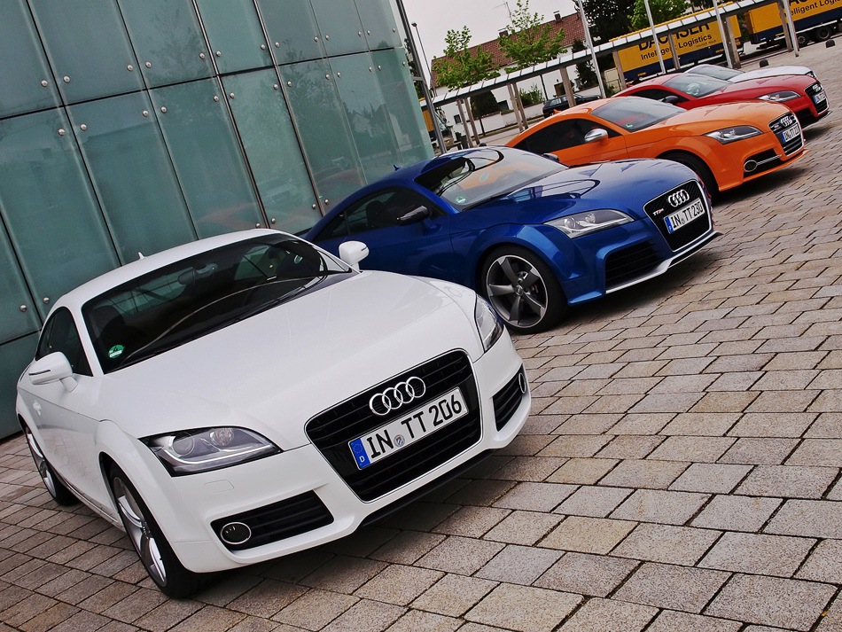 Ауди рядом. Ауди ТТ апгрейд. Ауди о717ау777. Audi о118вс98. Ауди в ряд
