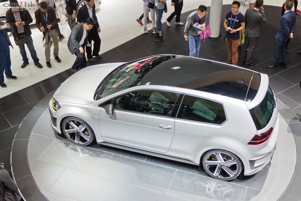 VW Golf r400