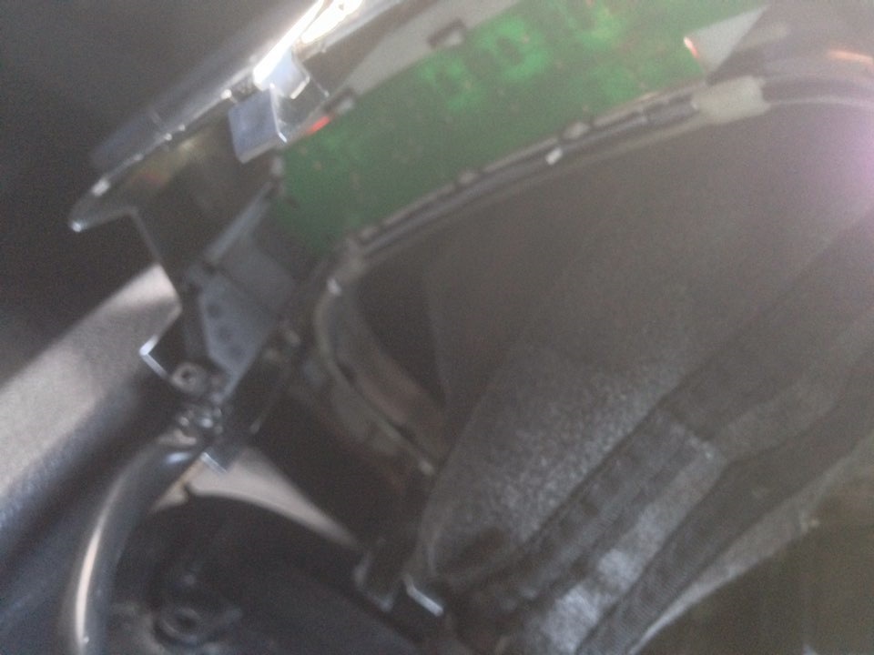 Замена лампочки в прикуривателе. — Volkswagen Jetta V, 1,6 л, 2010 года ...