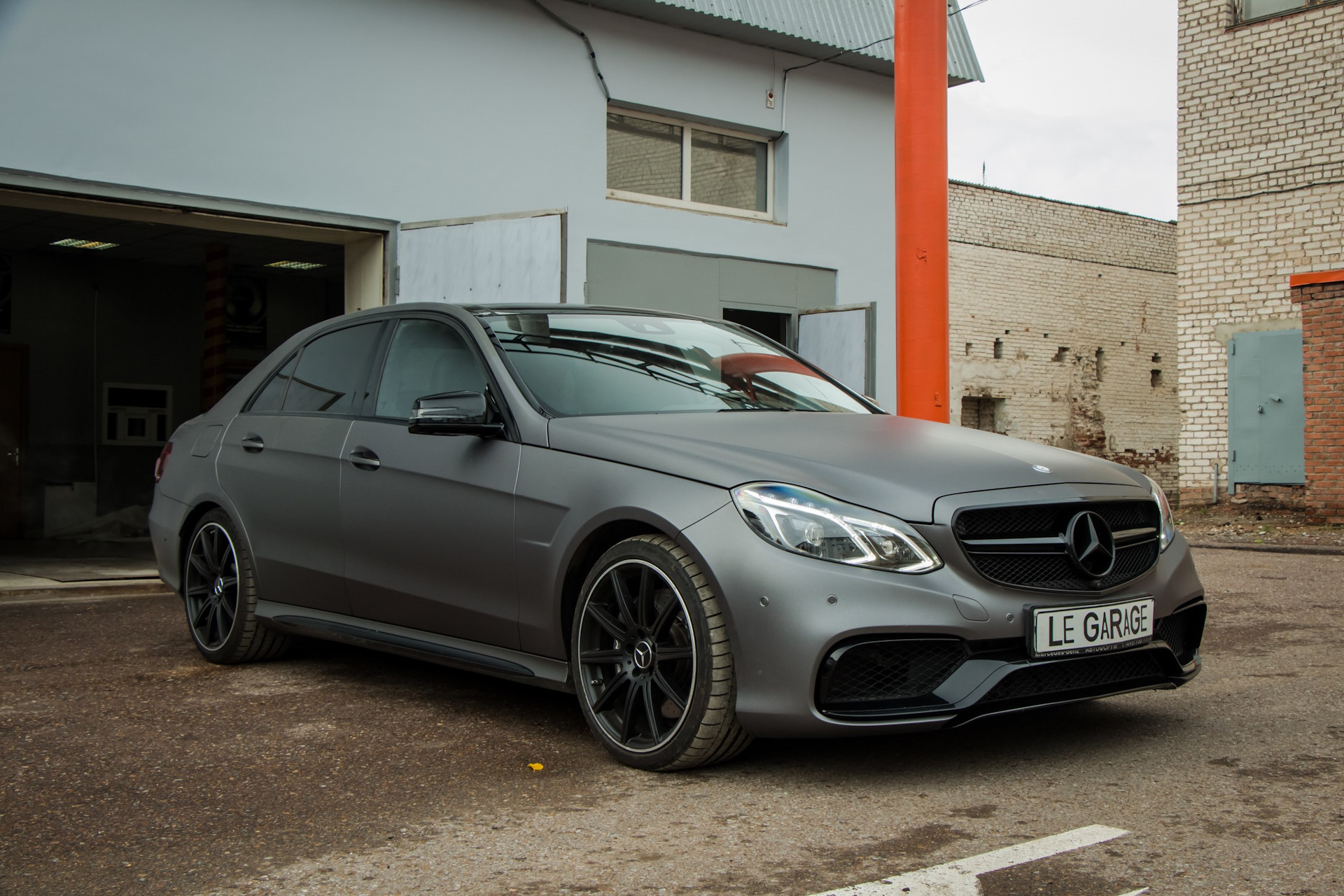 MB 6 3 AMG матовый графит